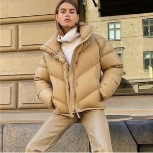 Aritzia Wilfred cloud puff short down puffer- tan camel